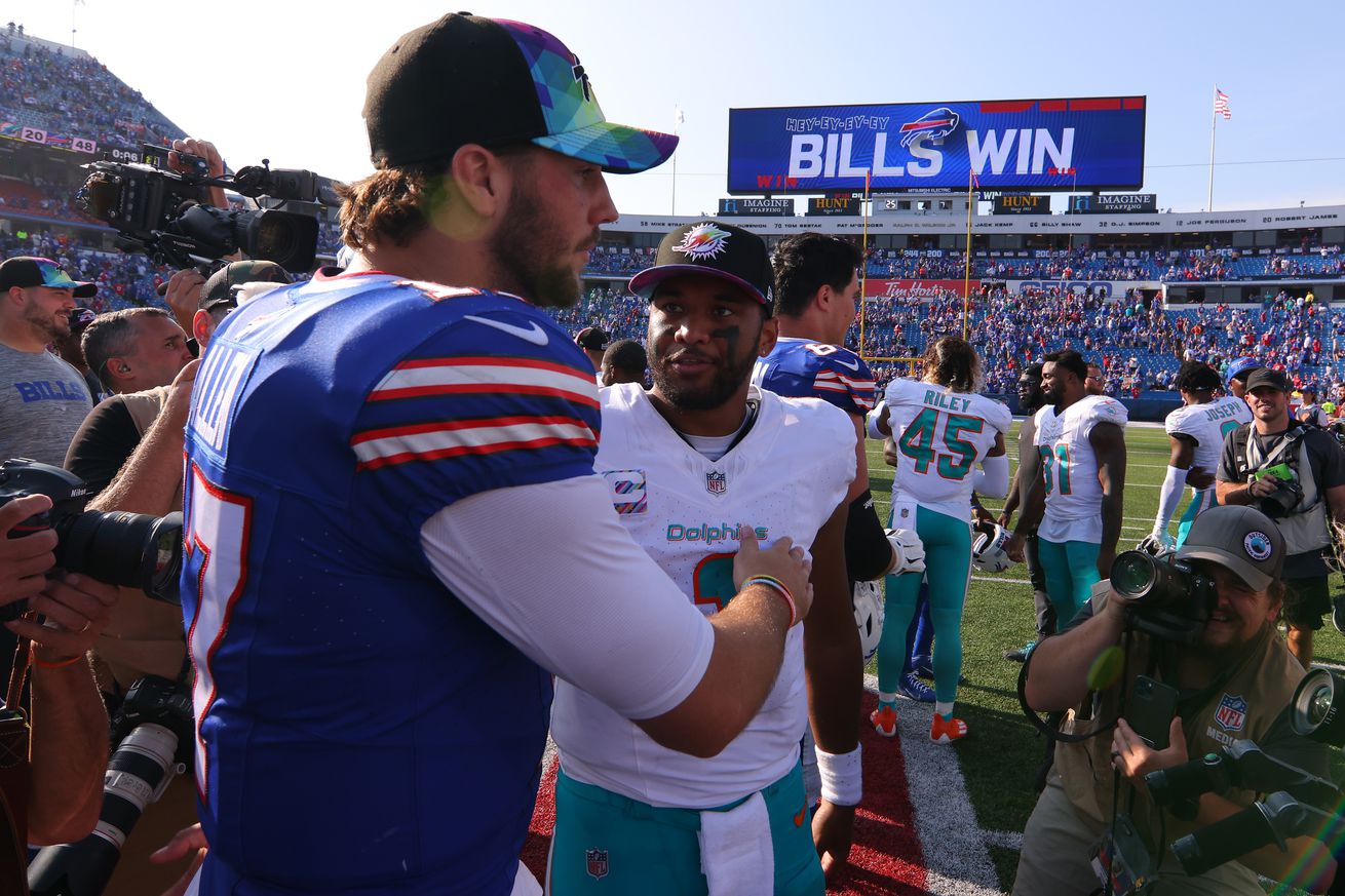 Miami Dolphins v Buffalo Bills