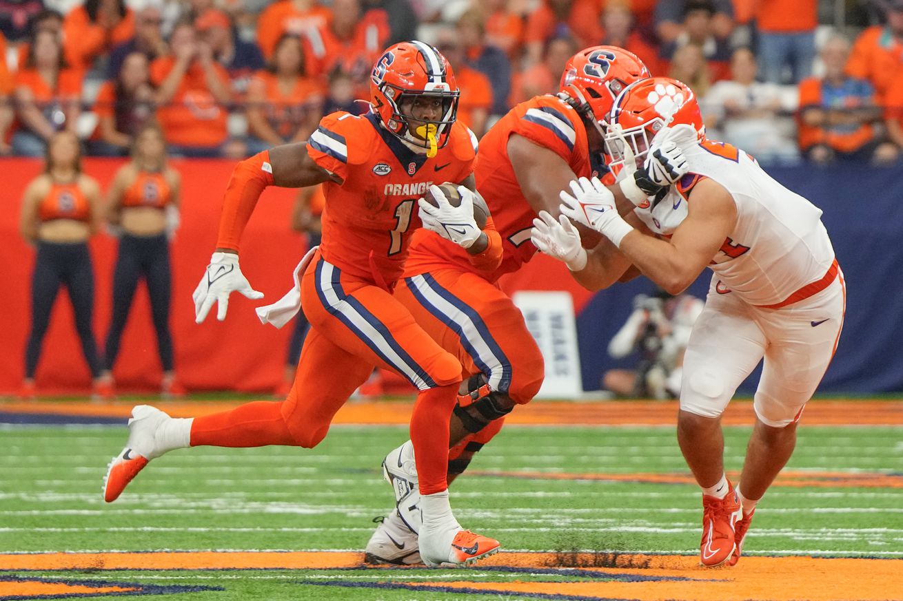 COLLEGE FOOTBALL: SEP 30 Clemson at Syracuse