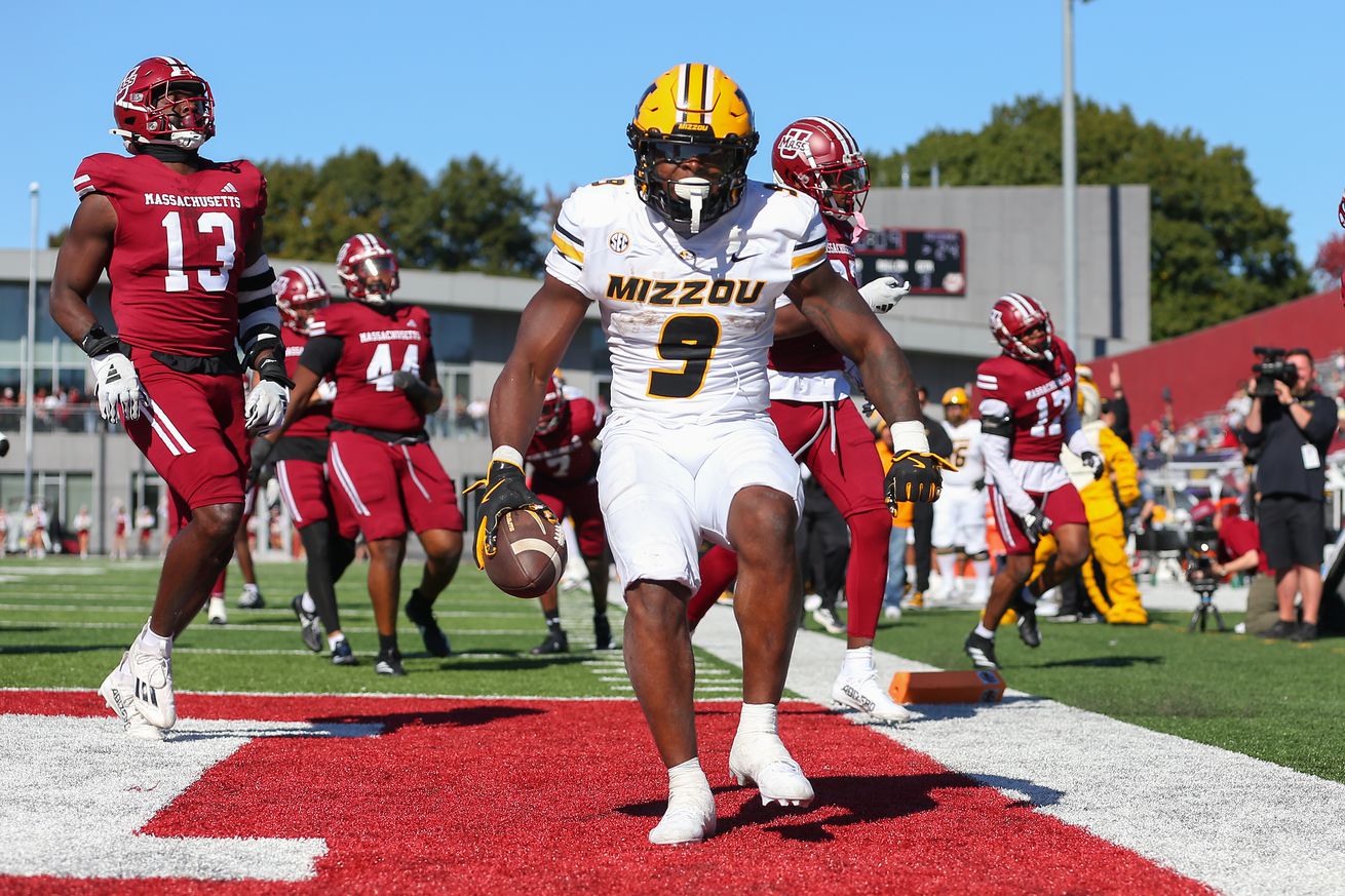 COLLEGE FOOTBALL: OCT 12 Missouri at UMass