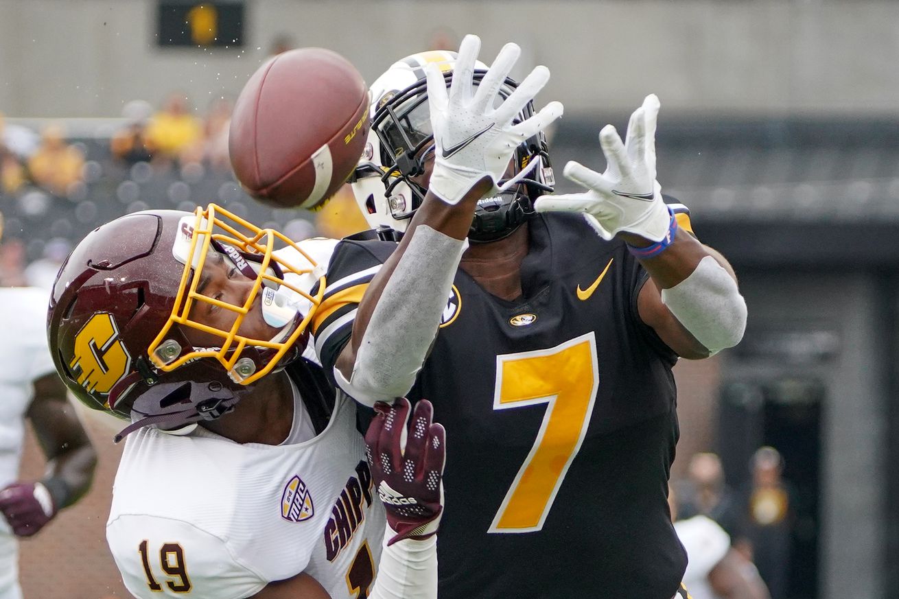 NCAA Football: Central Michigan at Missouri