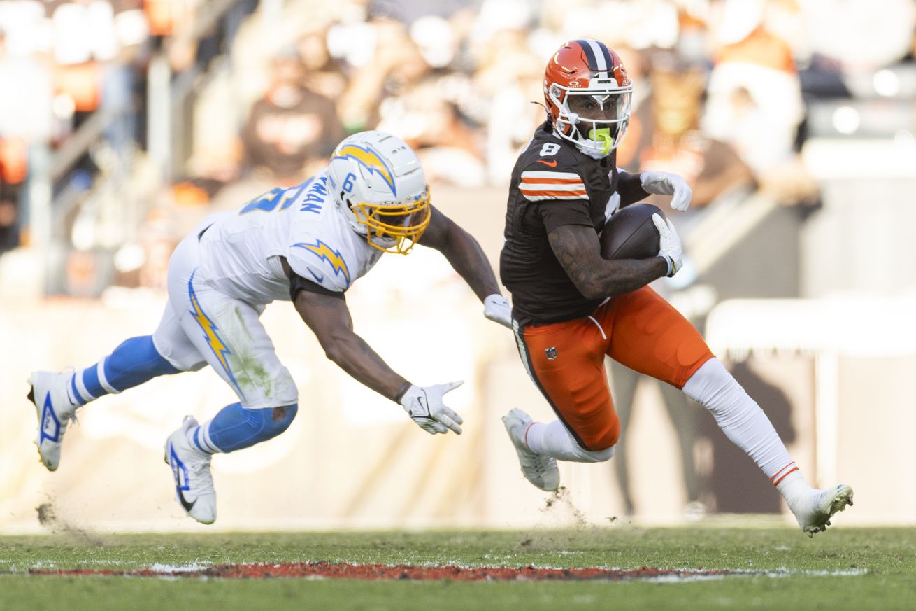 NFL: Los Angeles Chargers at Cleveland Browns