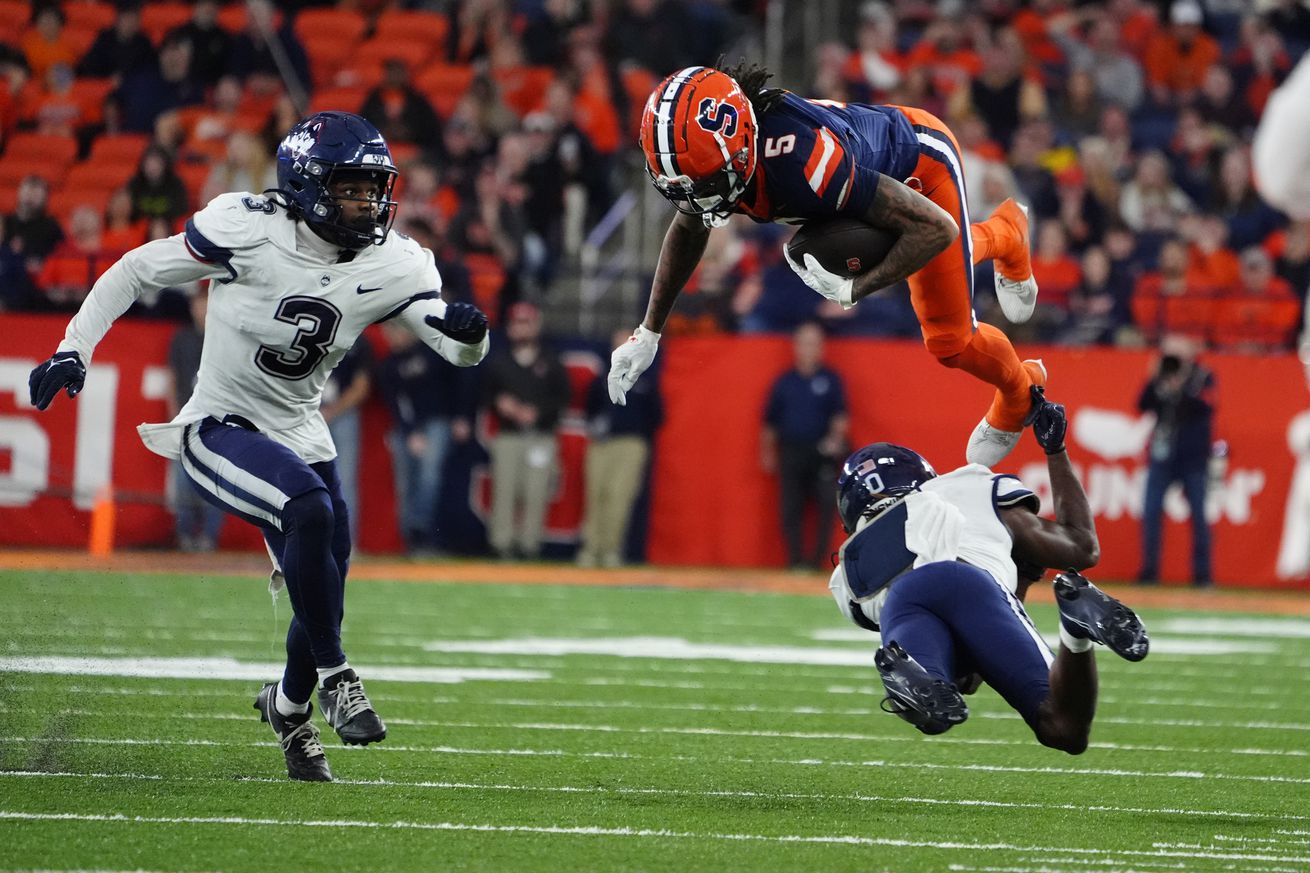 COLLEGE FOOTBALL: NOV 23 UConn at Syracuse