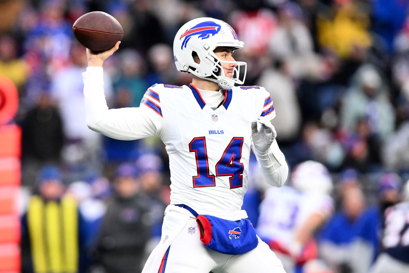 NFL: Buffalo Bills at New England Patriots