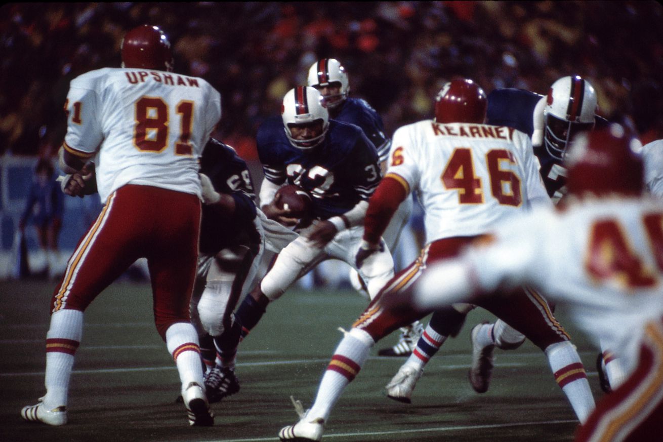 Orenthal James ‘OJ’ Simpson, Buffalo Bills / Kansas City Chiefs Gameplay On Monday Night Football